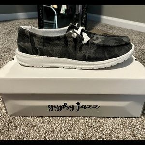 Gypsy Jazz women’s boat shoes size 7.5
